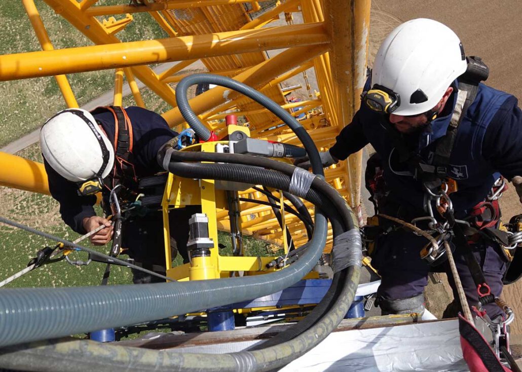 Trabajos en altura en el sector eólico